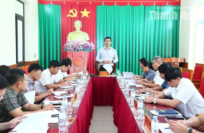 Toàn cảnh buổi làm việc.