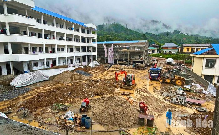 Nhiều hạng mục đã hình thành, tạo diện mạo rõ nét của một ngôi trường mới giữa vùng biên.