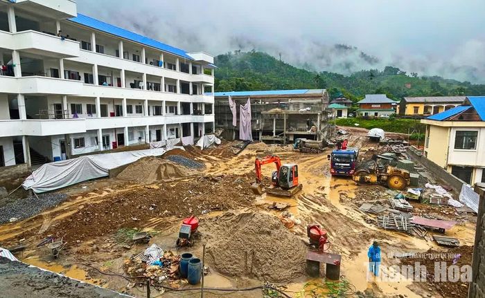 Nhiều hạng mục đã hình thành, tạo diện mạo rõ nét của một ngôi trường mới giữa vùng biên.
