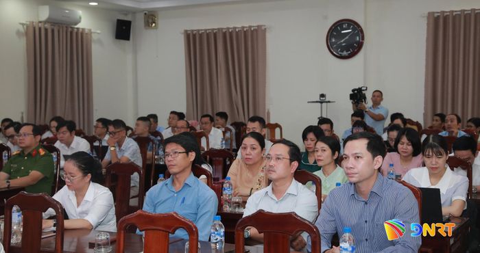 Các đại biểu tham dự tại điểm cầu trực tiếp. Ảnh: ĐẮC MẠNH