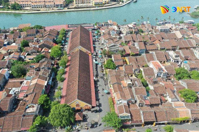 Chợ Hội An nhìn từ trên cao. Ảnh: Quang Ngọc