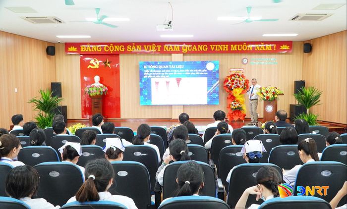 Quang cảnh buổi sinh hoạt khoa học tại Bệnh viện Phục hồi chức năng thành phố Đà Nẵng. Ảnh: TÂM ĐAN