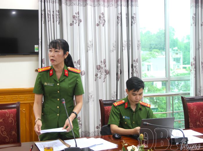 Đại diện Công an tỉnh làm rõ một số nội dung thuộc chức năng, thẩm quyền.