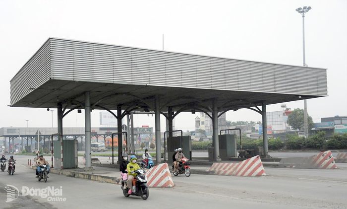 Trạm thu phí cầu Đồng Nai trên tuyến quốc lộ 1, đoạn qua địa bàn thành phố Đồng Nai dự kiến bắt đầu thực hiện tháo dỡ từ ngày 10-8. Ảnh: tư liệu