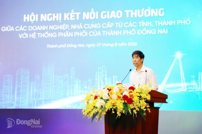 Phó Giám đốc Trung tâm Xúc tiến đầu tư, thương mại và du lịch Đồng Nai Nguyễn Văn Lĩnh phát biểu khai mạc hội nghị. Ảnh: Hải Quân