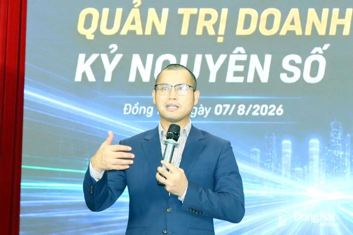 Diễn giả Nguyễn Minh Quý chia sẻ tại chương trình. Ảnh: Vương Thế