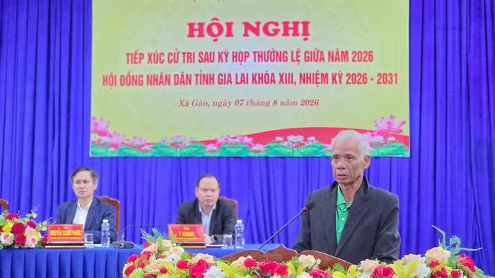 Cử tri xã Gào nêu ý kiến. Ảnh: P.D 
