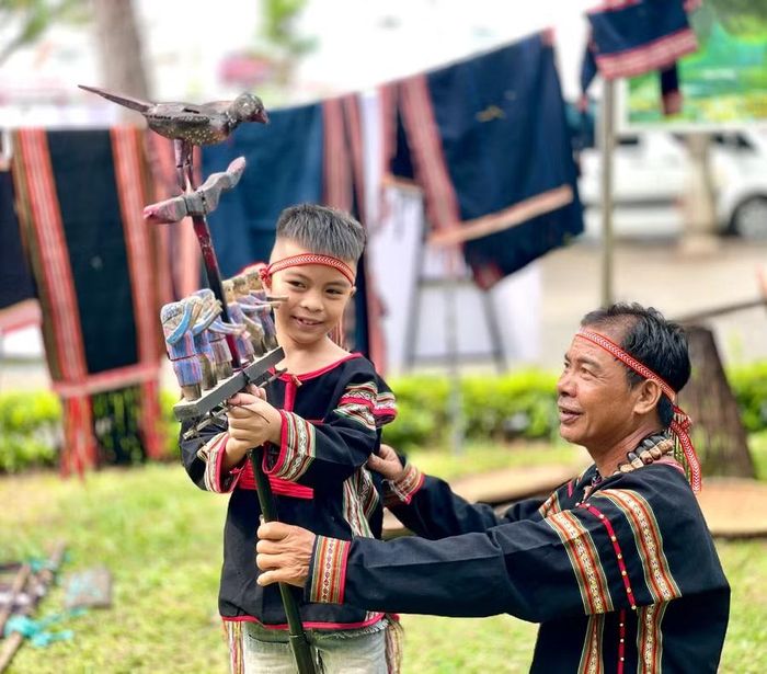 Nghị định 269 được triển khai sẽ góp phần tạo điều kiện để các giá trị truyền thống được tiếp nối bền vững qua nhiều thế hệ. Ảnh: Lam Nguyên