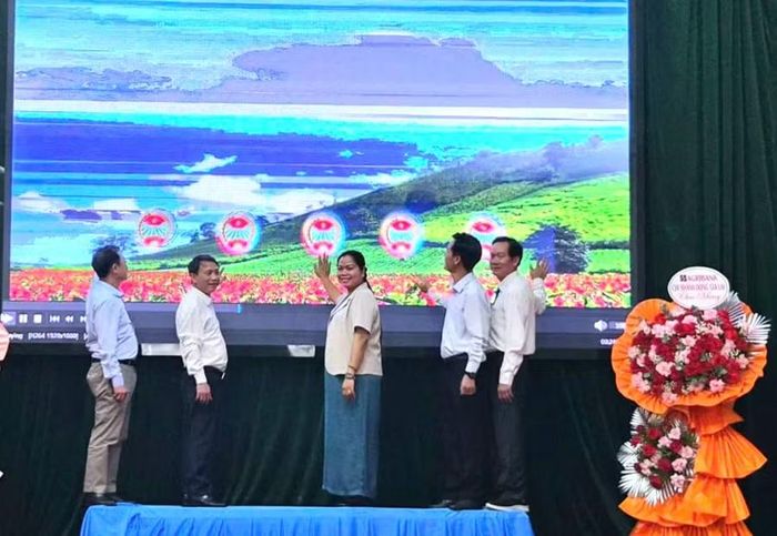  Ra mắt mô hình Chi hội nông dân nghề nghiệp trồng mắc ca xen cây cà phê phát triển thành HTX Sản xuất - Chế biến mắc ca Kbang. Ảnh: Hồng Thương 