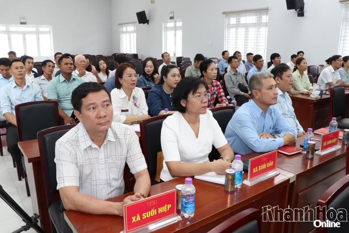 Đại diện các địa phương có dự án đi qua tham dự hội nghị.