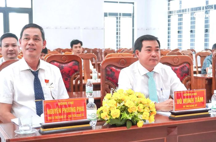 Các đại biểu tham dự kỳ họp chuyên đề.