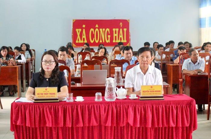 Các đại biểu tham dự hội nghị.