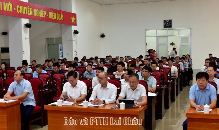 Đại biểu dự hội nghị.