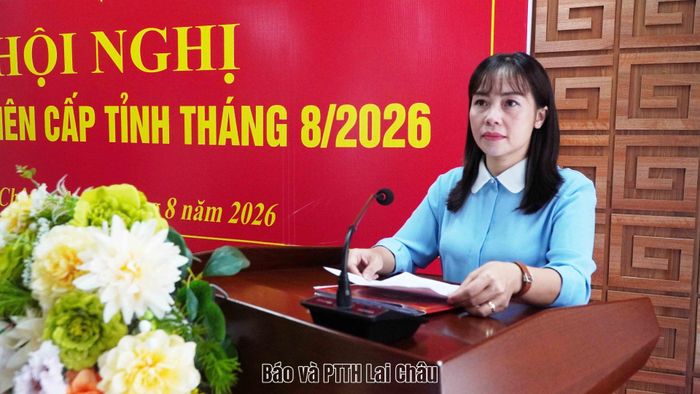 Đồng chí Đào Thị Thanh Nhàn - Phó Trưởng Ban Thường trực Ban Tuyên giáo và Dân vận Tỉnh ủy phát biểu kết luận hội nghị.