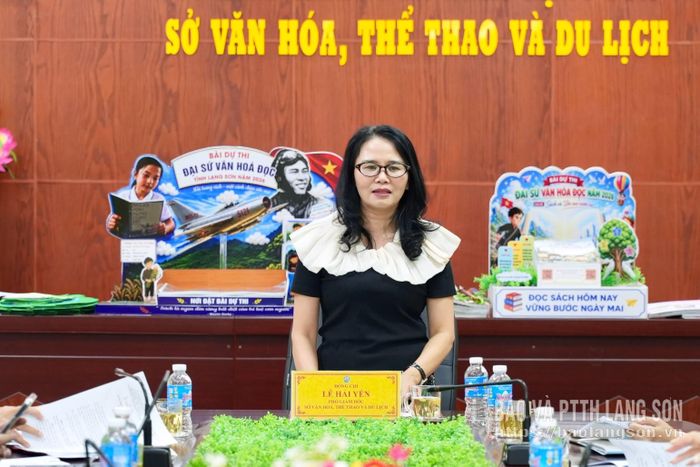 Lãnh đạo Sở Văn hóa, Thể thao và Du lịch phát biểu kết luận cuộc họp