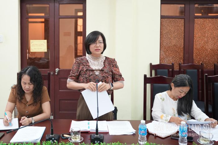 Lãnh đạo Báo và Đài PTTH Lạng Sơn phát biểu ý kiến tại cuộc họp