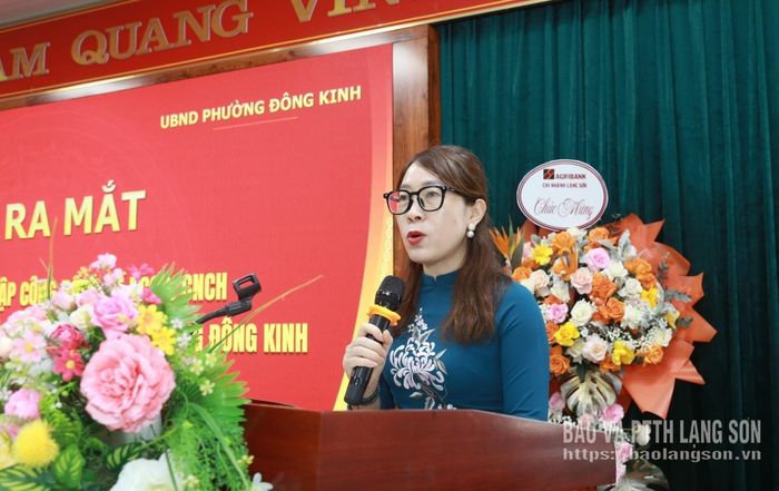 Lãnh đạo Phòng Văn hóa - Xã hội, UBND phường Đông Kinh công bố Quyết định thành lập Trung tâm học tập cộng đồng về PCCC và CNCH