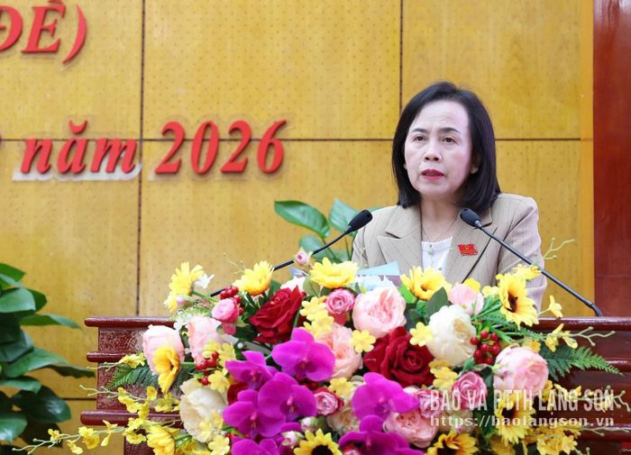 Đồng chí Đoàn Thị Hậu, Phó Bí thư Thường trực Tỉnh ủy, Chủ tịch HĐND tỉnh phát biểu bế mạc kỳ họp