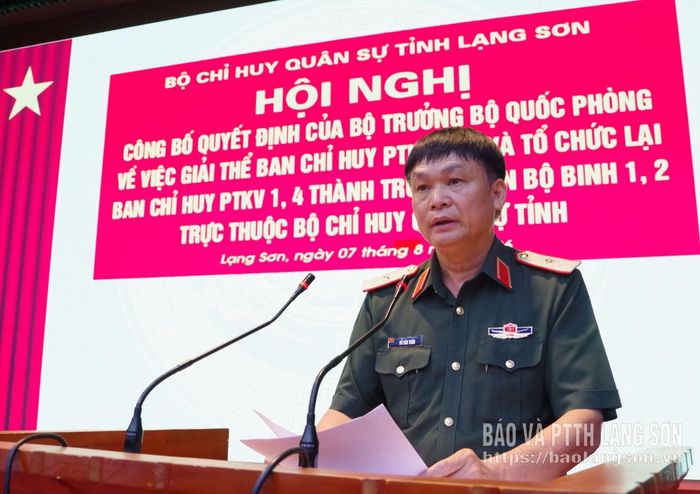 Thiếu tướng Đỗ Văn Tuấn, Phó Tư lệnh Quân khu 1 phát biểu tại hội nghị