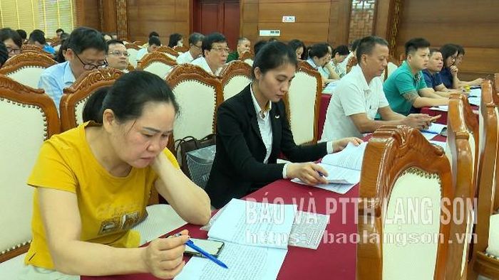 Các đại biểu tham dự hội nghị