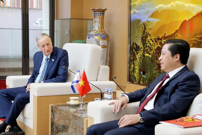 Bí thư Tỉnh ủy Dương Quốc Huy phát biểu tại buổi làm việc.