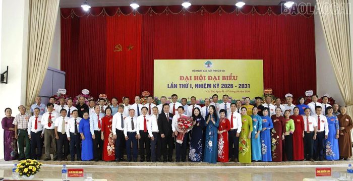 Ban Chấp hành Hội Người cao tuổi tỉnh khóa I, nhiệm kỳ 2026 - 2031 ra mắt đại hội.