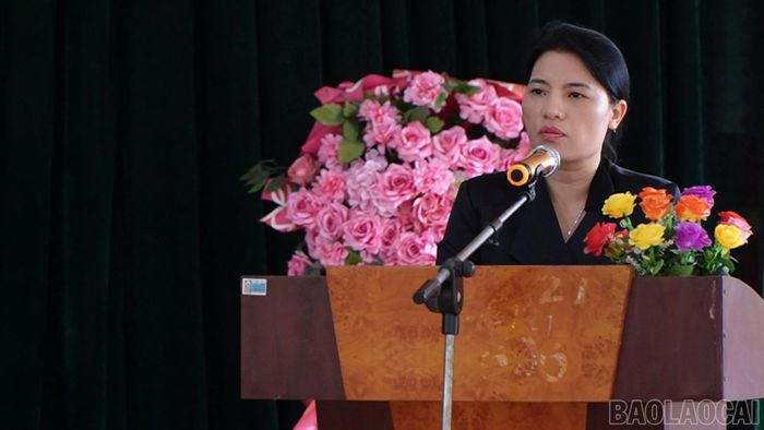 Bà Trần Thị Thùy Dung - Phó Chủ tịch UBND phường Lào Cai phát biểu tại chương trình.