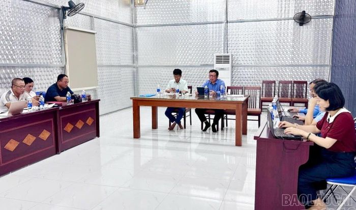 Quang cảnh buổi làm việc giữa lãnh đạo Sở Công Thương tỉnh Lào Cai và Công ty TNHH Anh Nhẫn Lào Cai.