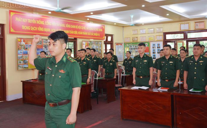Niềm vinh dự khi trở thành đảng viên là động lực để mỗi quân nhân tiếp tục nỗ lực, hoàn thành tốt nhiệm vụ được giao.