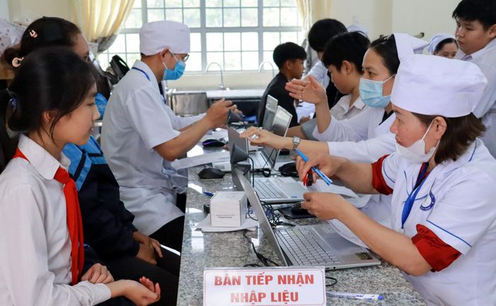 Mục tiêu trước ngày 2/9 hoàn thành kiểm tra sức khỏe đầu năm học cho học sinh trong tỉnh