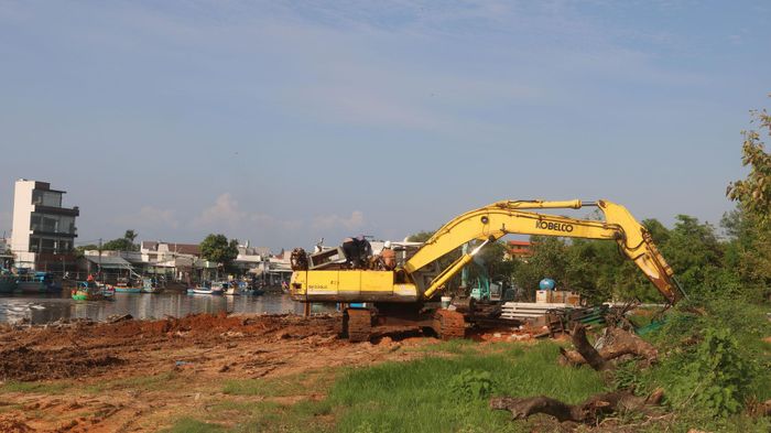 Gia cố kè sông Bình Lợi phục vụ phát triển kinh tế - xã hội phường Phú Thủy