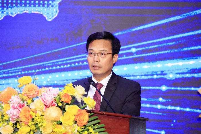 Tỉnh ủy viên, Phó Chủ tịch UBND tỉnh Đinh Văn Tuấn phát biểu tại Lễ mít tinh hưởng ứng Ngày An ninh mạng Việt Nam năm 2026.