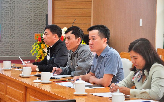 Đại diện các cơ quan, đơn vị trong Đảng bộ dự cuộc họp chuẩn bị giải đấu