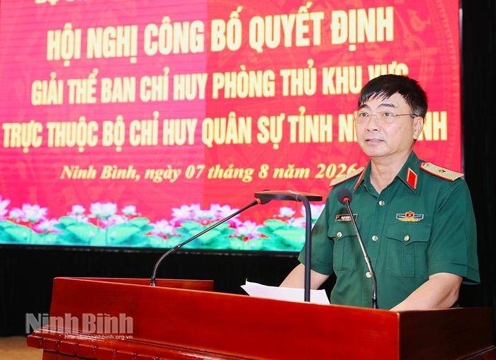 Đồng chí Thiếu tướng Phạm Hoàng Long, Phó Tham mưu trưởng Quân khu 3 phát biểu chỉ đạo tại hội nghị.