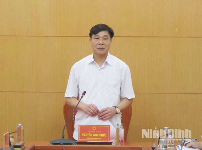 Đồng chí Nguyễn Anh Chức, Ủy viên Ban Thường vụ Tỉnh ủy, Phó Chủ tịch UBND tỉnh phát biểu chỉ đạo tại hội nghị.