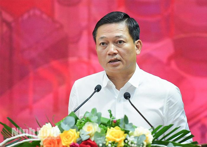 Đồng chí Nguyễn Cao Sơn, Tỉnh ủy viên, Phó Chủ tịch UBND tỉnh phát biểu chỉ đạo tại hội nghị.