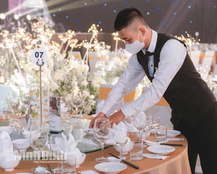 Chuẩn hóa thao tác nghiệp vụ thực hành là giải pháp củng cố chất lượng dịch vụ trực tiếp tại các cơ sở lưu trú, nhà hàng.