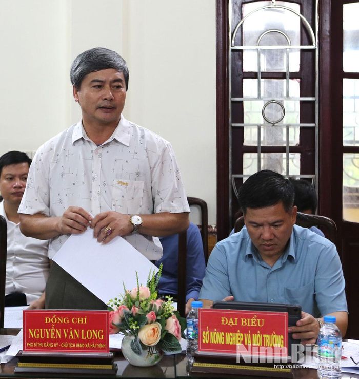 Lãnh đạo xã Hải Thịnh phát biểu tại hội nghị.