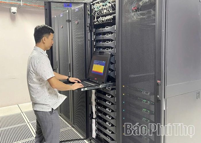 Kiểm tra dữ liệu trên máy chủ tại Trung tâm Khoa học công nghệ, Đổi mới sáng tạo và Chuyển đổi số - Sở Khoa học và Công nghệ.