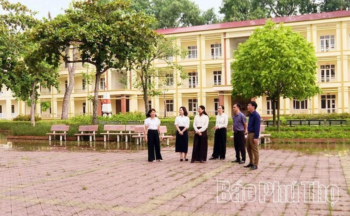 Cán bộ, giáo viên Trường THCS Yên Đồng (xã Tam Hồng) đồng thuận với chủ trương sắp xếp, sáp nhập, hướng tới nâng cao chất lượng dạy và học.