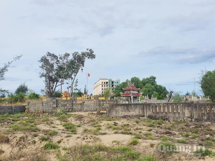 Vấn đề di dời lăng mộ được đề xuất với diện tích đất tương đương khuôn viên lăng mộ hiện trạng đang sử dụng - Ảnh: B.T
