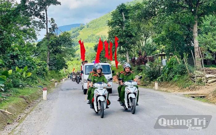 Công an xã La Lay phối hợp các lực lượng ra quân trấn áp tội phạm, giữ vững an ninh trật tự khu vực biên giới - Ảnh: CACC