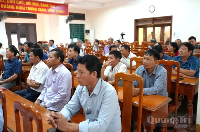 Cử tri xã Quảng Ninh tham dự hội nghị tiếp xúc cử tri - Ảnh: T.Đ