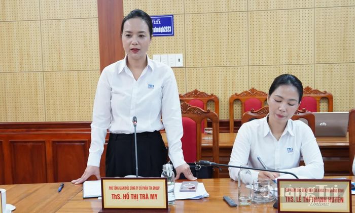 Đại diện lãnh đạo Công ty CP TTH Group báo cáo tại buổi làm việc - Ảnh: Q.V