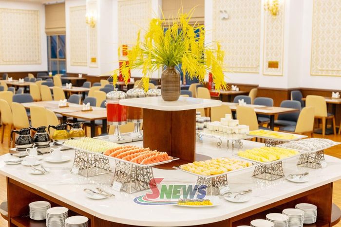 Không gian nhà hàng sang trọng tại Thảo Nguyên Hotel & Resort.