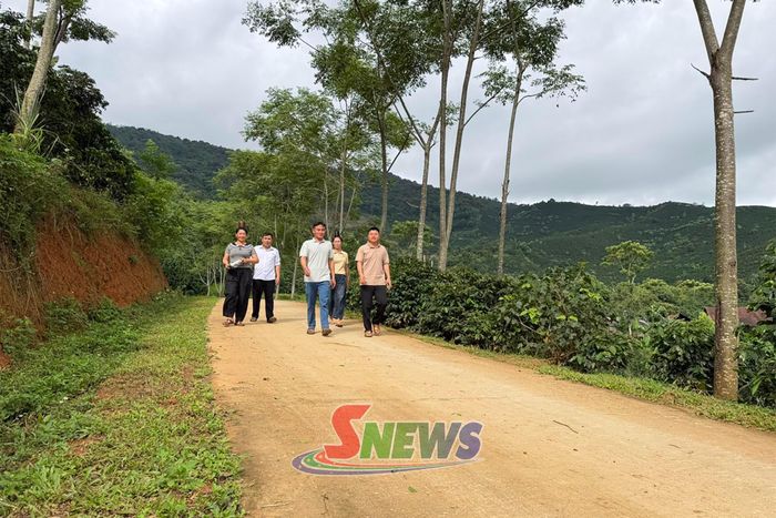 Những con đường bê tông sạch đẹp ở bản Khoa, xã Mường Chanh.