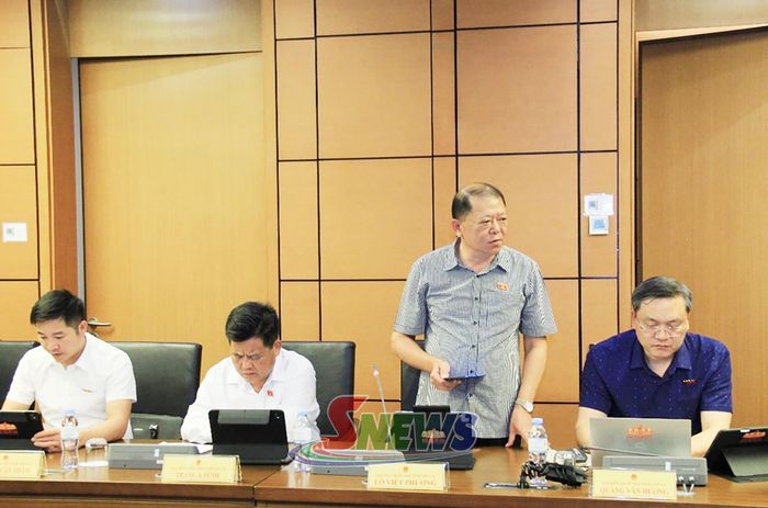 Đại biểu Lò Việt Phương phát biểu