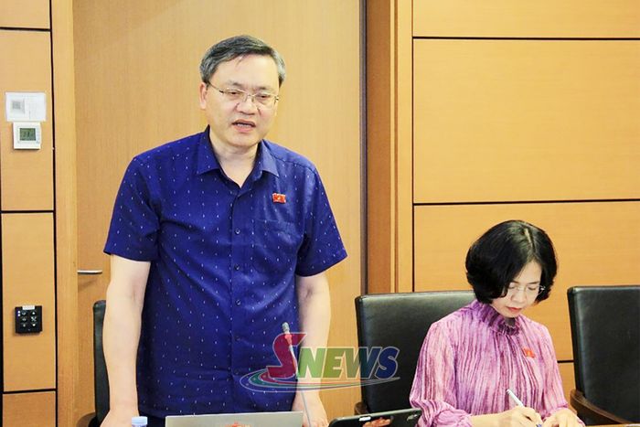 Đại biểu Quàng Văn Hương phát biểu tại Tổ.
