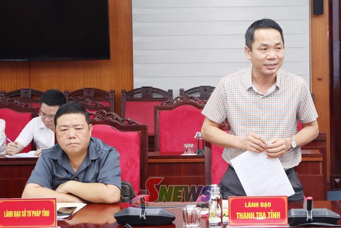Lãnh đạo Thanh tra tỉnh phát biểu tại hội nghị.