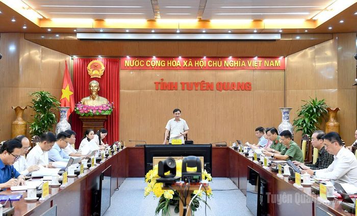 UBND tỉnh tổ chức họp triển khai công tác chuẩn bị tổ chức thi lại Kỳ thi tốt nghiệp THPT năm 2026 đối với các thí sinh Trường THPT Chuyên Tuyên Quang.